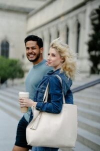 Learn how to build confidence before asking her out and attract the right girlfriend with ease.
